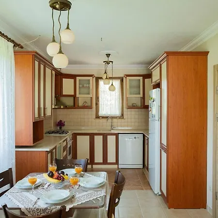 Erdem 4 Bedroom With Private Pool Βίλα *